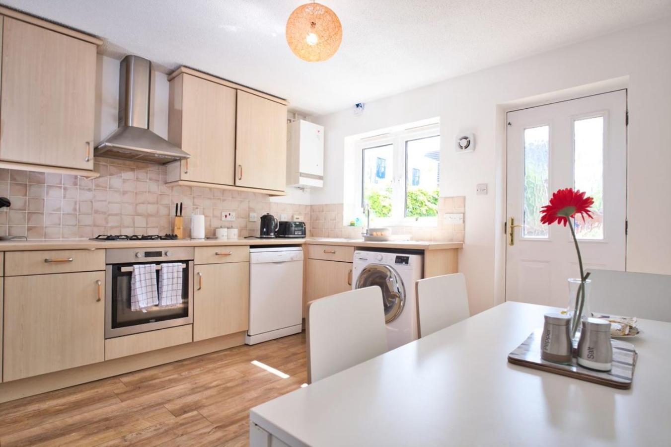 St Kats Mews 4 Bed With Parking * Peterborough